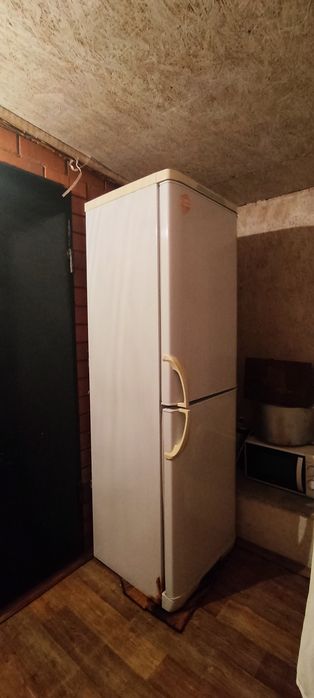 Продам холодильник