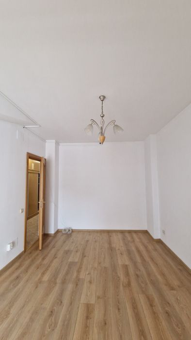 Camera de închiriat  salon