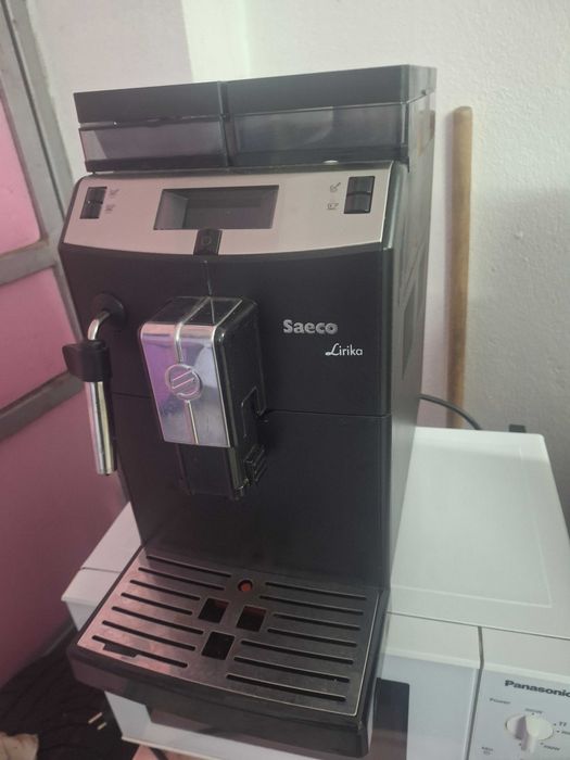 Продавам кафе-машини Робот Бош Делонги и Саеко.
