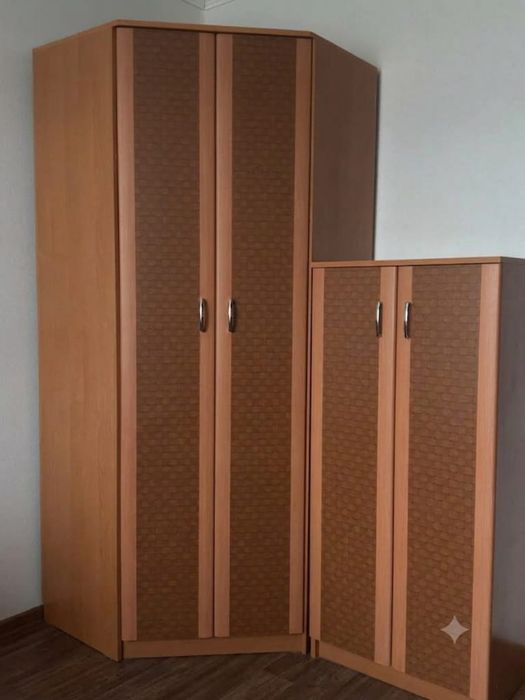 Продам шкаф угловой в отличном состоянии