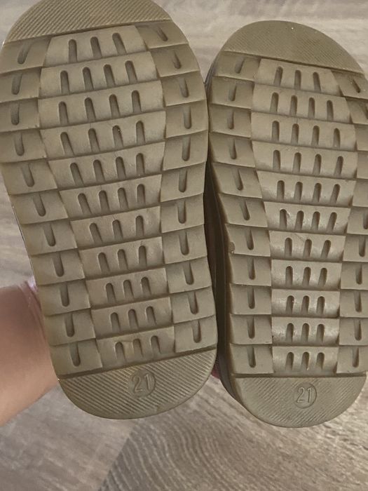 Продам детские сапоги