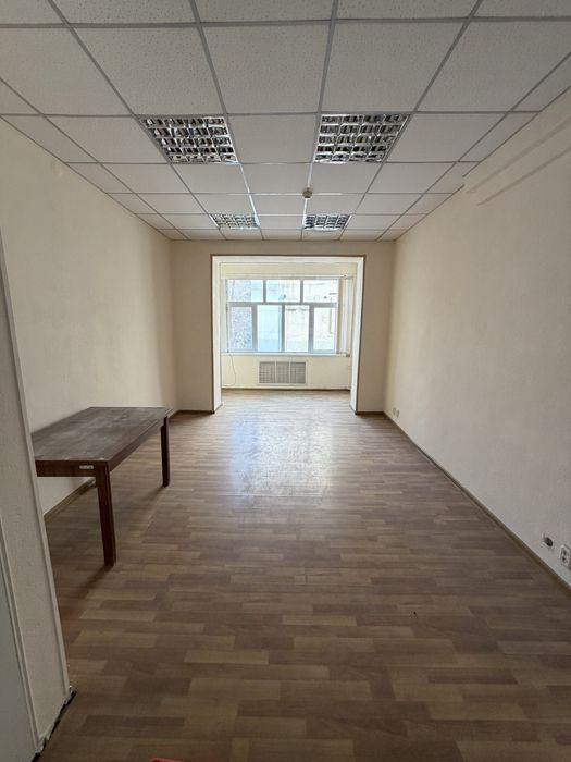 Аренда под офис 500 м2 помещения возле Россия гостиница