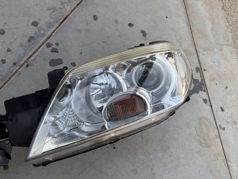 Фарове за Мицубиши Аутлендър 2005-2007 Mitsubishi outlander