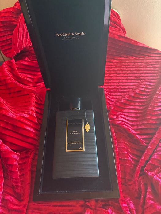 Продавам парфюм Van cleef &Arpels  Reve  d’Encens