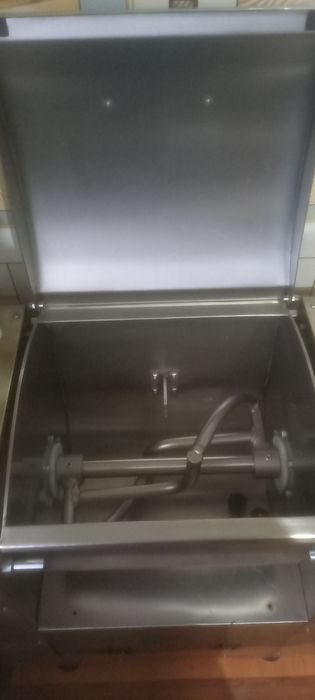 Тестомесилка и тестораскатка