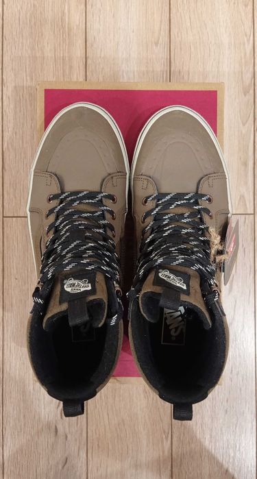 НОВИ! Зимни обувки Vans Mte Sk8 Hi Waterproof Insulated, номер 44
