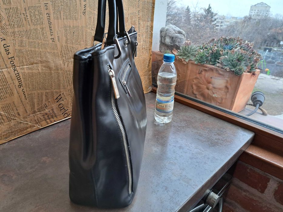 дамска черна чанта,Frederic Paris,кожена-естествена кожа