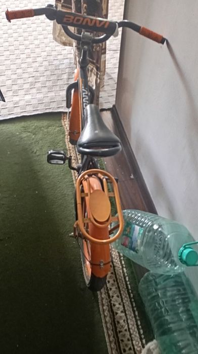 Bolalar velosipedi sotiladi