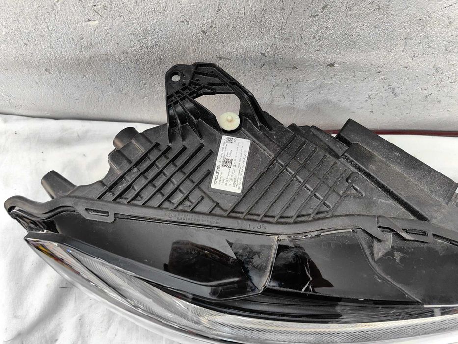 Оригинални  фарове  Волво XC60  Volvo XC60  Led MID