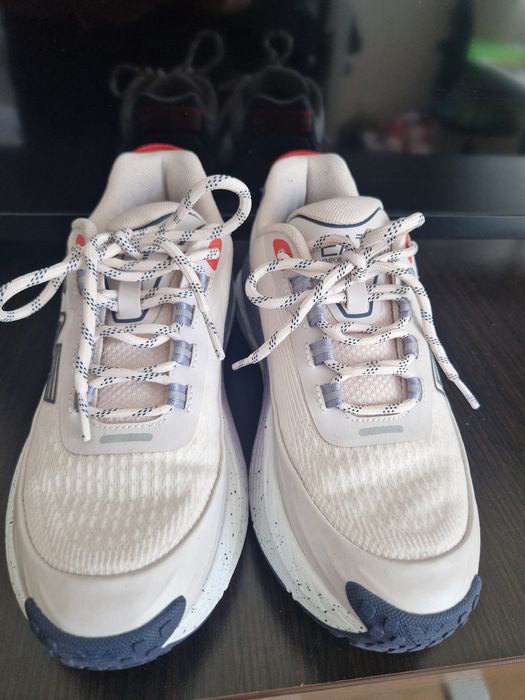 Armani нови сникърси