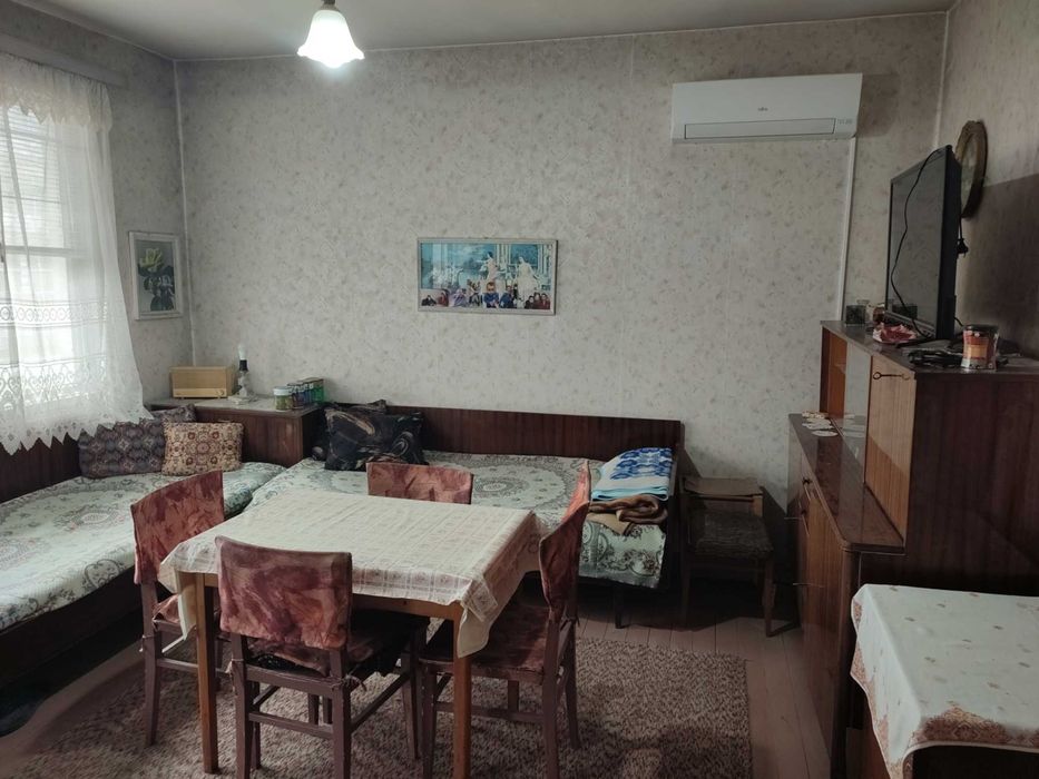 Продава се Четиристаен апартамент в Търговище, Център - 135 кв.м за 714 €/кв.м - Снимка #2