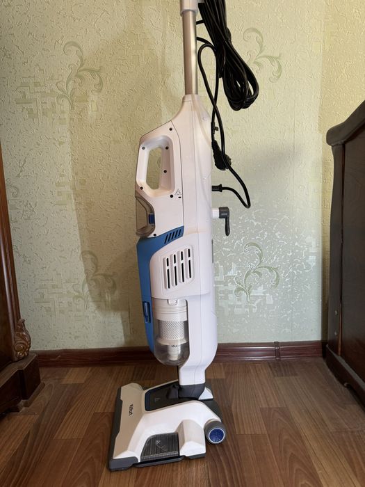 Вертикальный паровой пылесос Kitfort KT-556