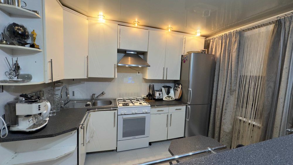 Продам 4 ком. квартиру р-н маг.АРС