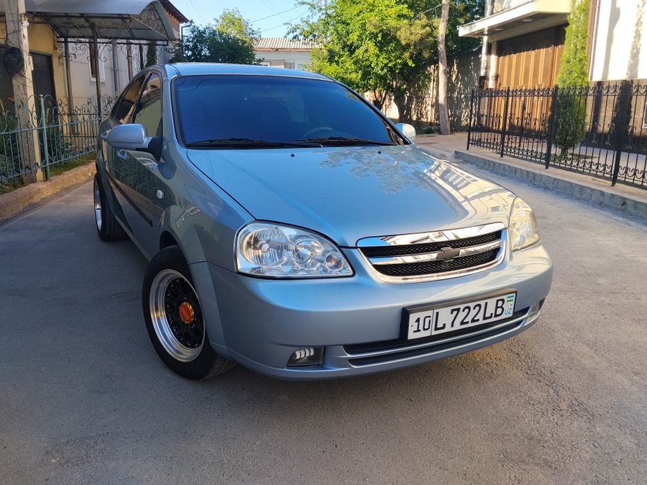 2013 ласетти 1,6 сотилади