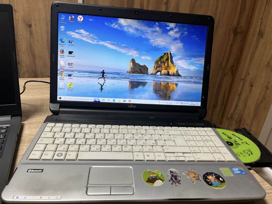 Продам Ноутбук марка Fujitsu, Core I 3,Windows 10