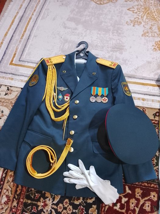 Парадная форма Сухопутных войск ВС РК