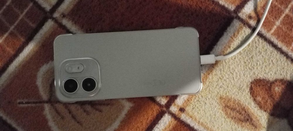 Vând telefon infinix