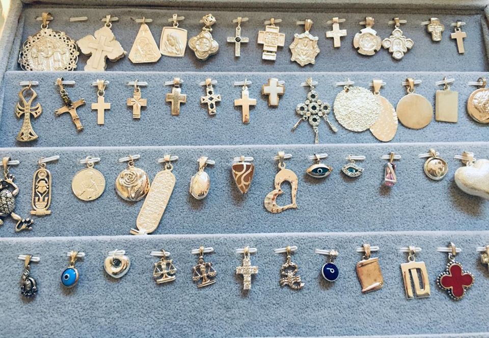 Сребърни лъжички и бижутерия