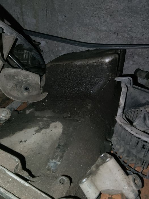 Продаю запчасти на мерседес