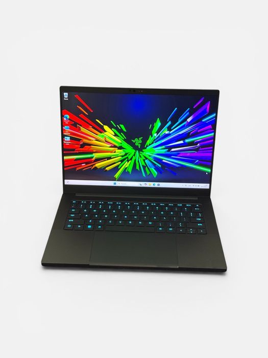 Геймърски Лаптоп 14’ QHD 240 Hz RTX 4070 8GB Ryzen 9-8945HS Razer Blade 14 32GB DDR5  1TB SSD