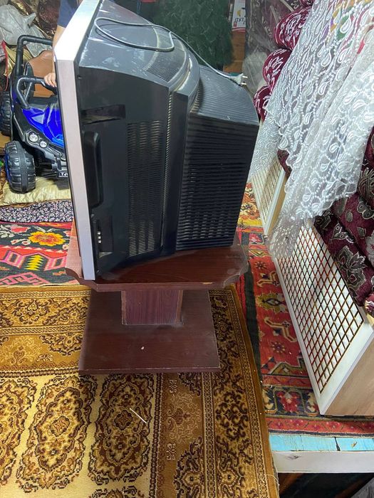 Televizor LG. Jaqsi jagdayda. Tiniq aniq korsetedi