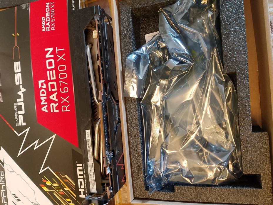 Видео карта AMD Sapphire RX6700XT 12GB