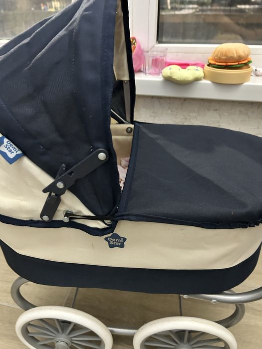 Коляска с куклой