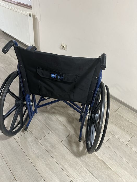 Scaun cu rotile pentru personele cu dizabilitati