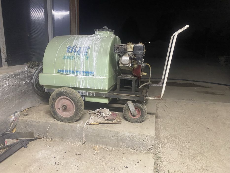 Продается опрыскиватель