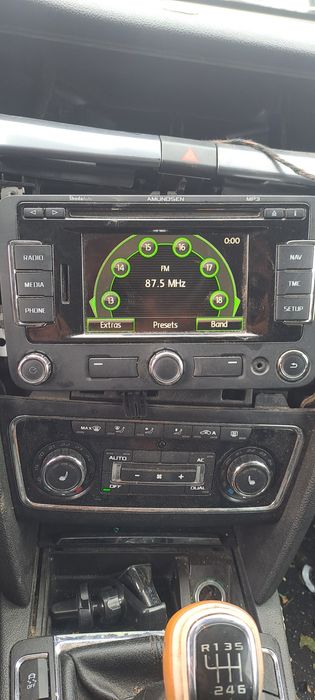 Navigatie RNS310 Skoda Superb 2 2011