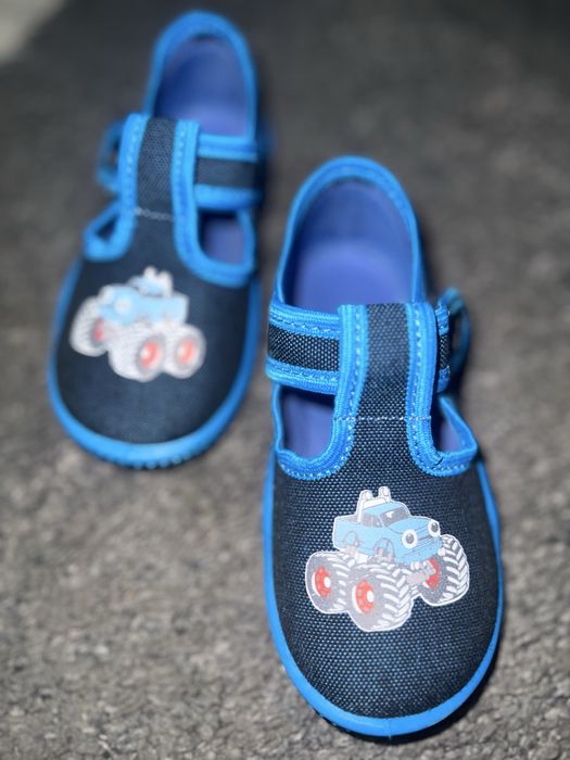 Нови детски пантофи