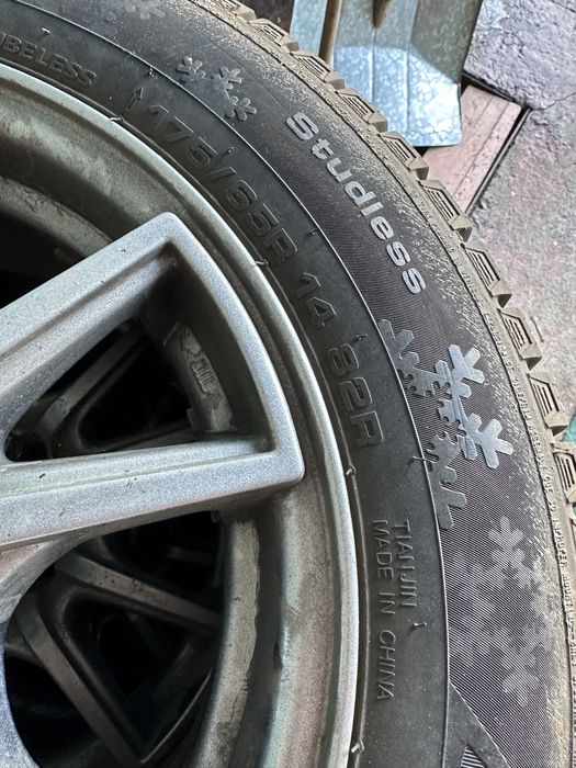 Продам колеса с дисками