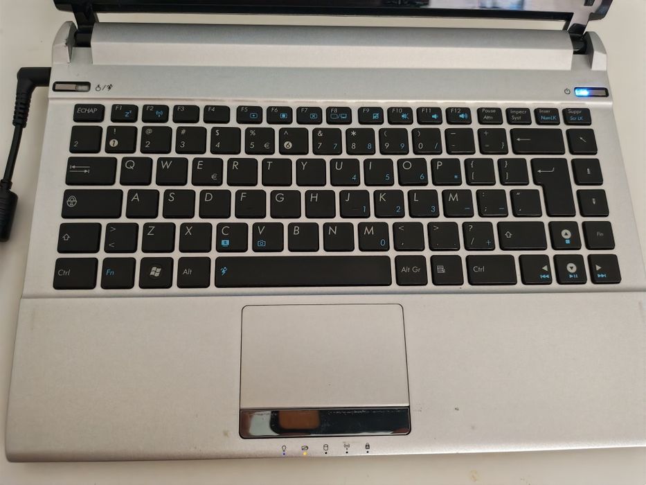 Vând laptop Asus i5