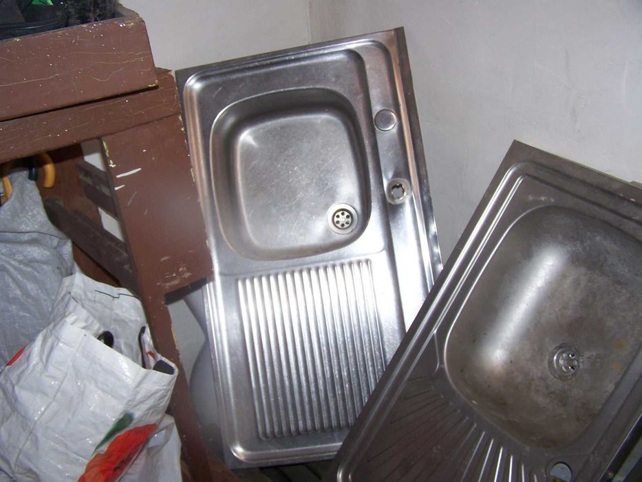 vand lavoare portelan  cu picior 2 wc 3 buc