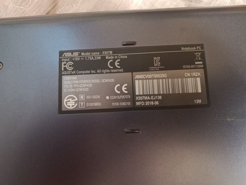 Продам ноутбук Asus 2018 года