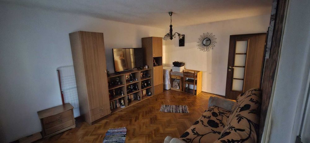 Vând apartament cu 3 camere