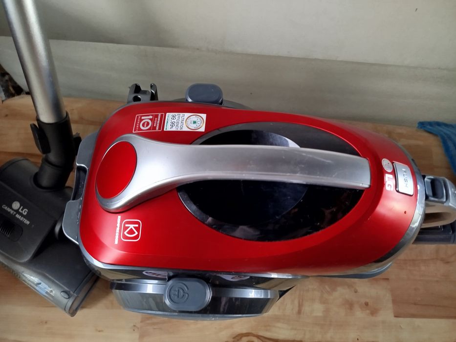 Пылесос  lg со стаканом