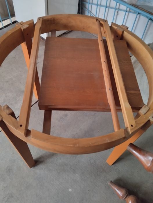 Стол винтажный круглый