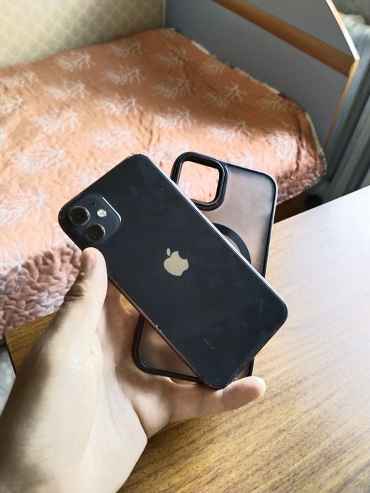 Продам iPhone 11/64/100