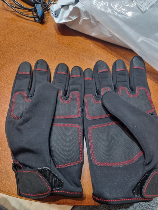 Мото ръкавици подходящи за летния сезон