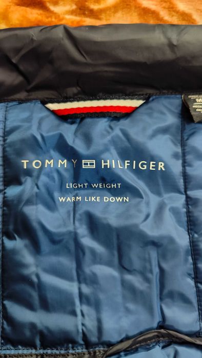 Tommy Hilfiger куртка без рукавов.