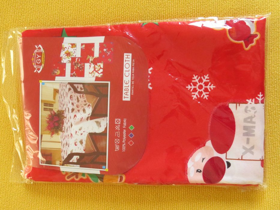 Fata de masa model de Craciun, 120 x 150 cm - Produs NOU