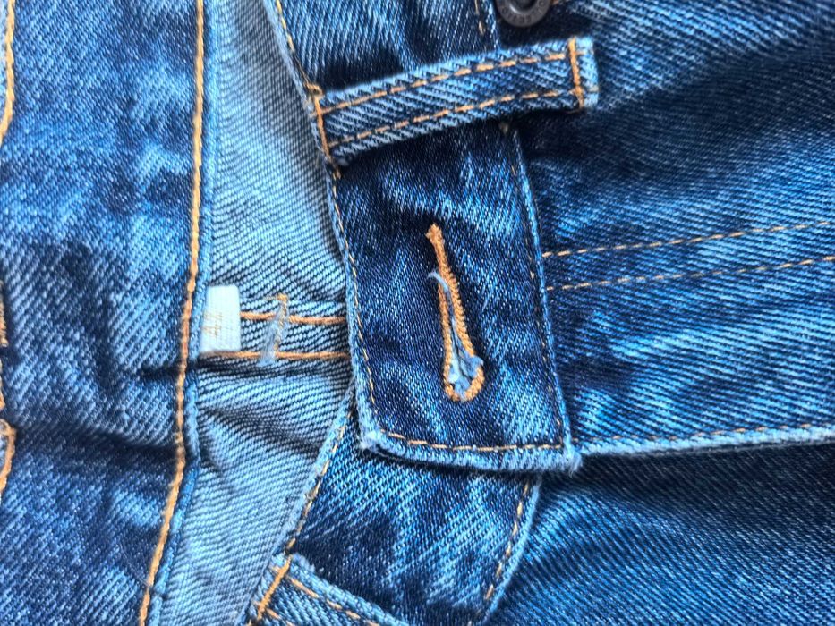 Изчистени мъжки дънки