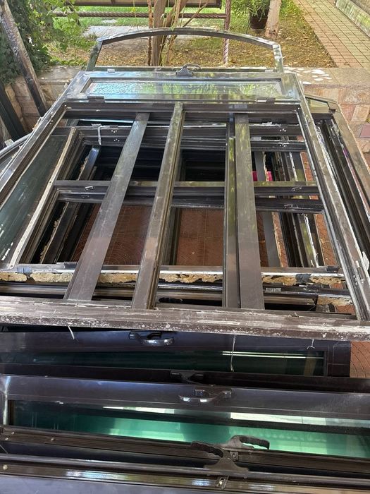 B/U Akfa rom eshik olamiz