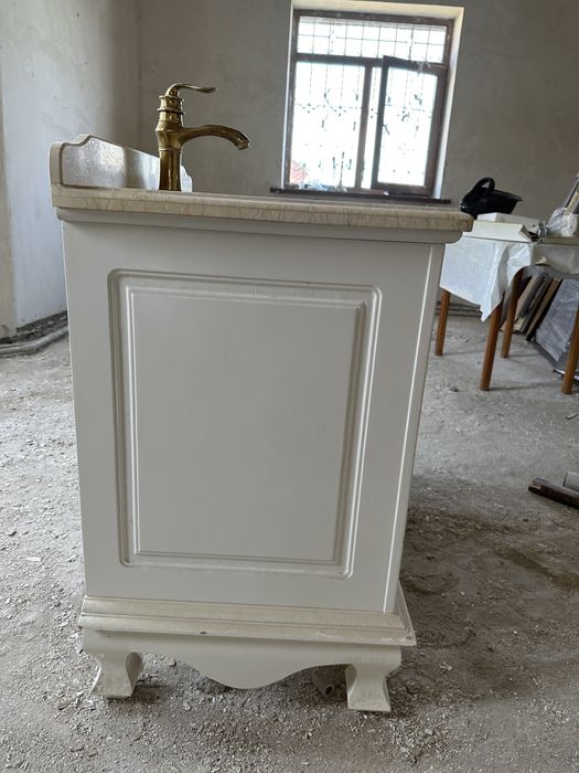 Продам раковину с краном