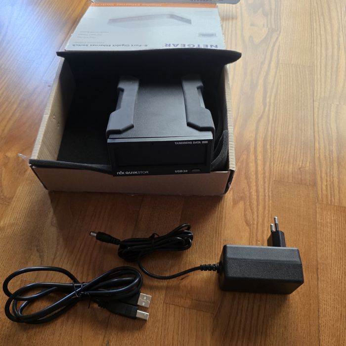 Hard Disk Extern, Tandberg Data, 2TB, Negru Nou