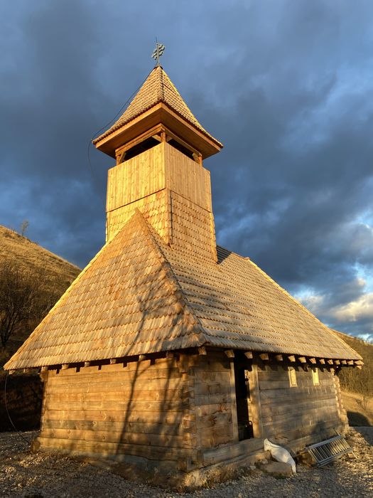 Foișoare, terase, pergole, cabane, deck-uri – Construcții din lemn