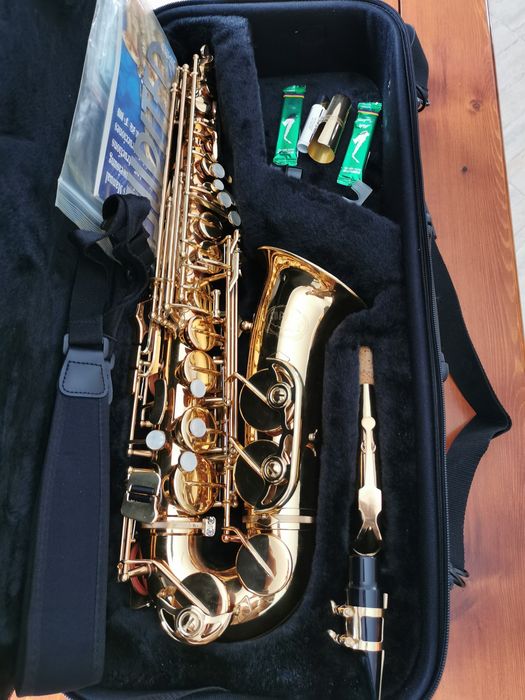 Saxofon Jupiter puțin folosit