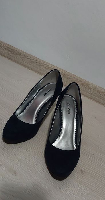 Pantofi marimea 38