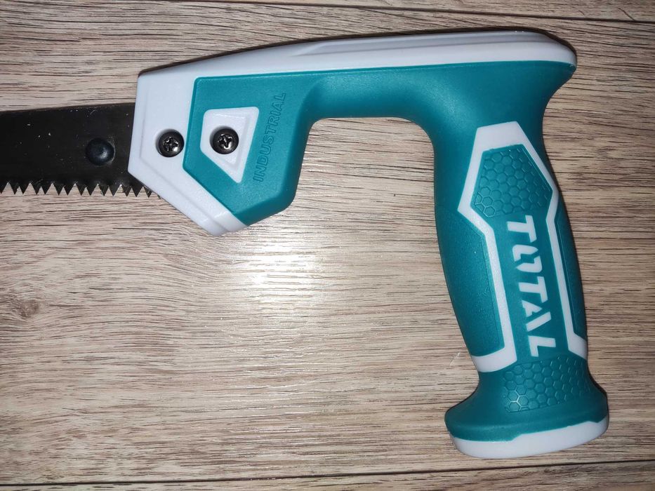 Пила тотал, станция метро Москва